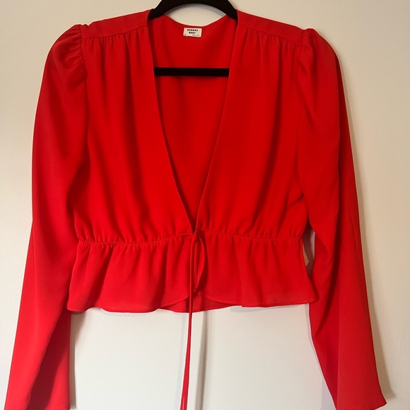 Sunday Best Cropped Front-Tie Blouse - Picture 2 of 3